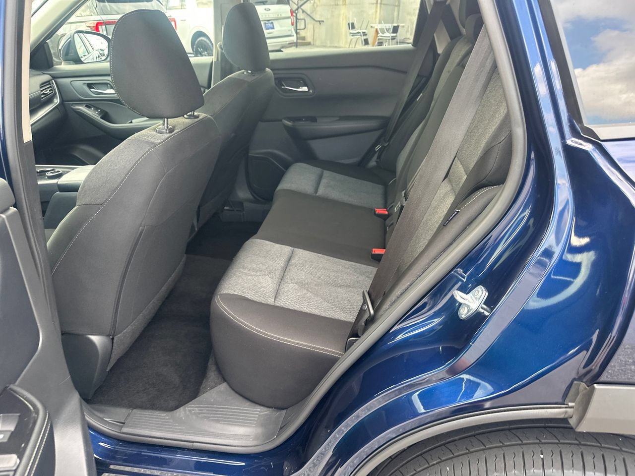 Used 2025 Nissan Rogue SV AWD/4WD image 23