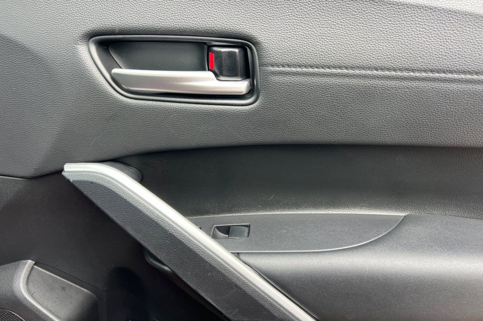 Certified 2023 Toyota Corolla Cross XLE image 22