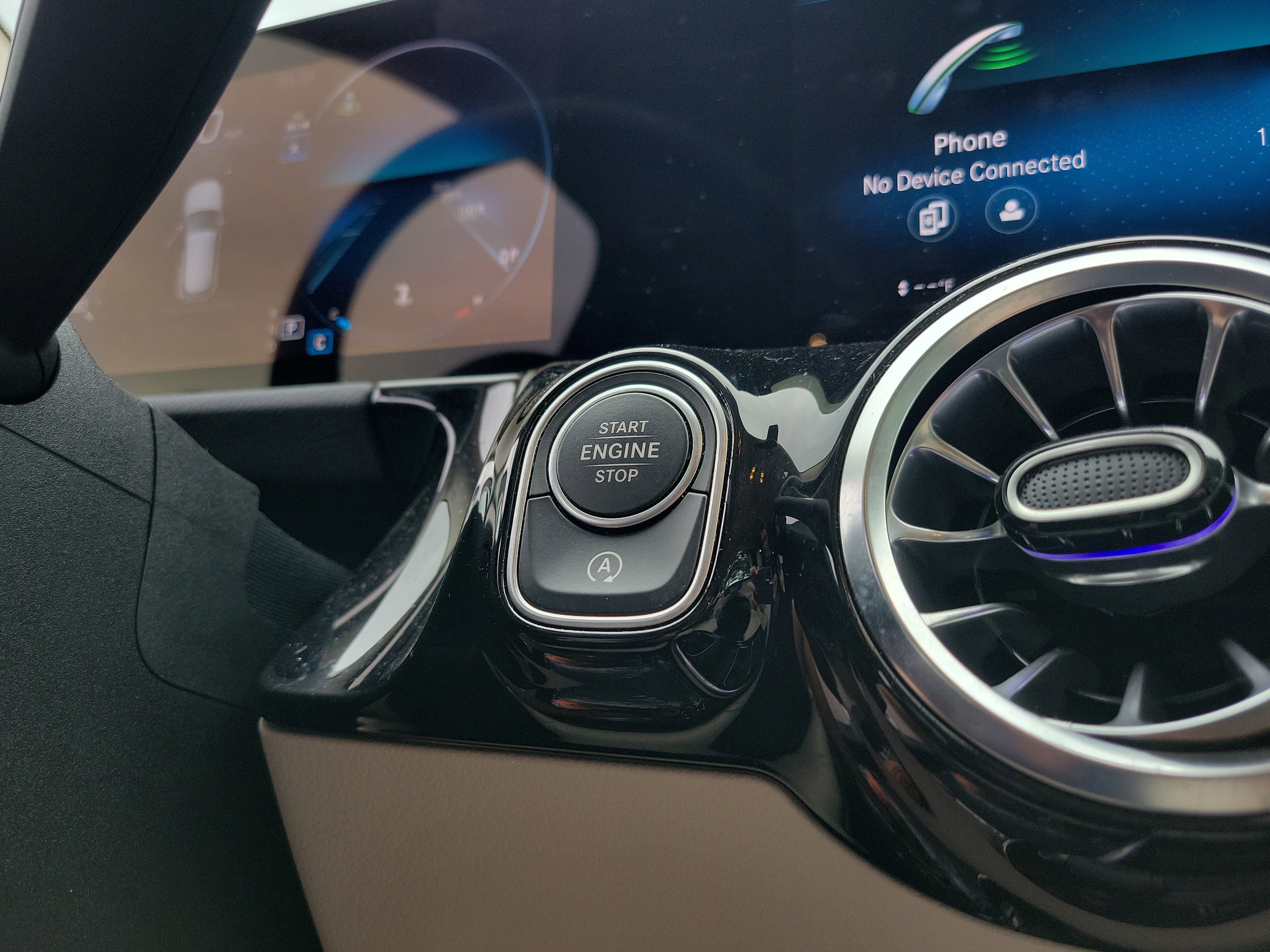 Certified 2023 Mercedes-Benz GLA 250 image 27