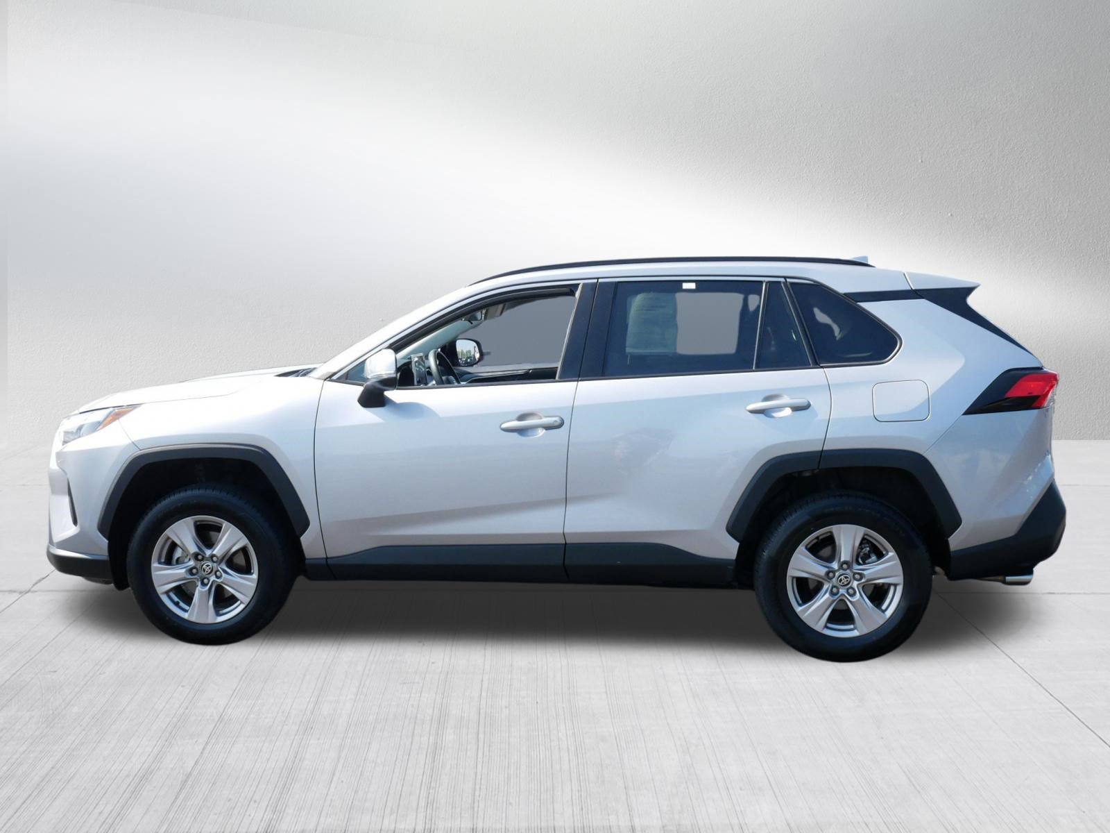 Certified 2025 Toyota RAV4 XLE AWD/4WD image 4