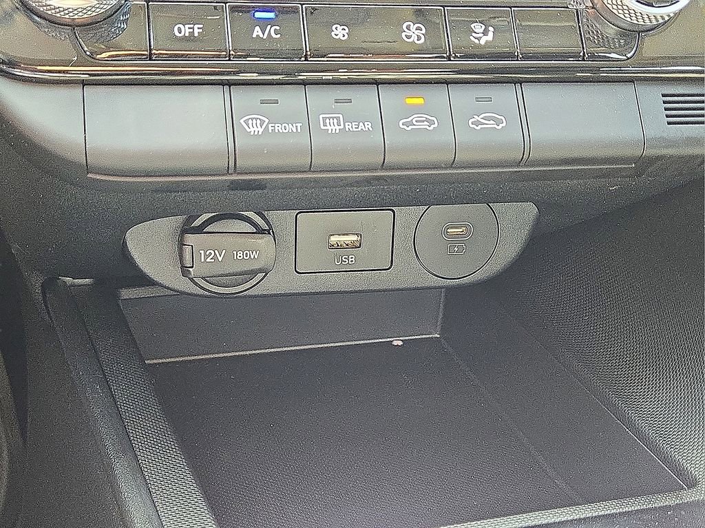 Used 2024 Hyundai Elantra SEL image 28