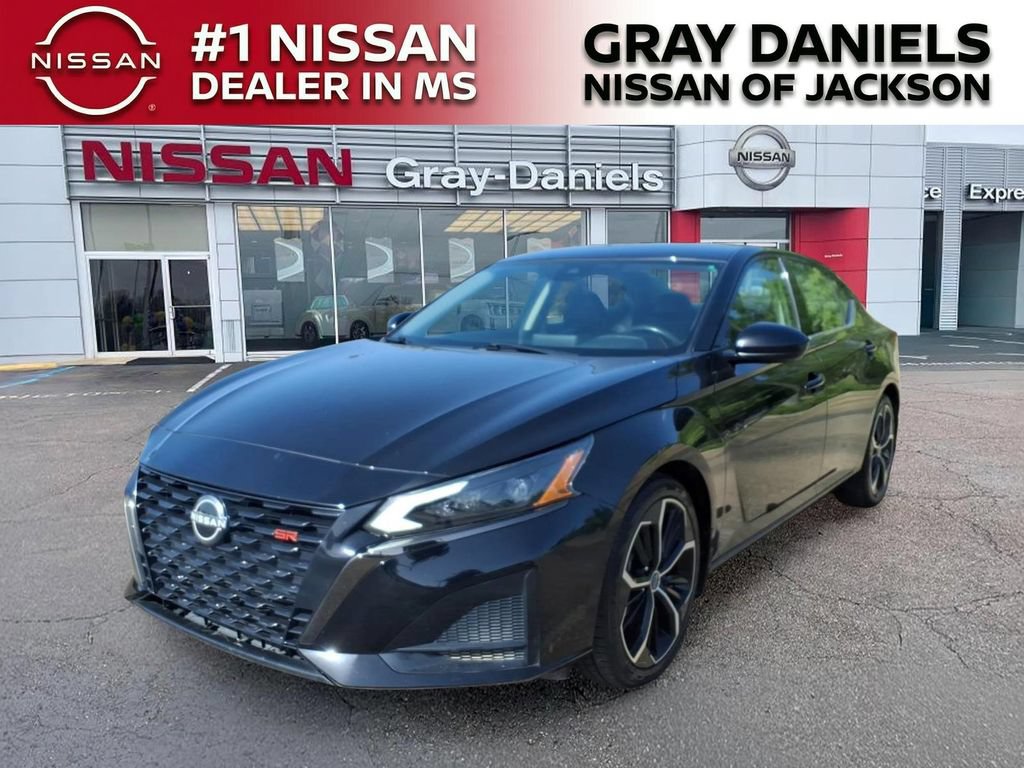 Used 2023 Nissan Altima 2.5 SR FWD image 3