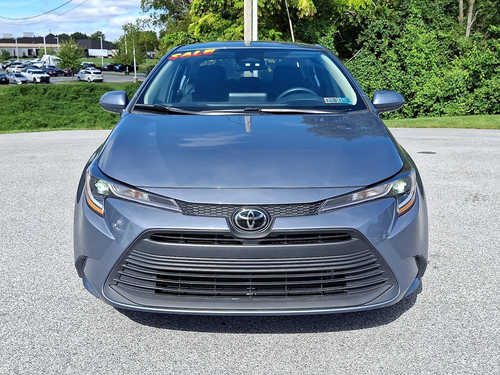Used 2025 Toyota Corolla LE FWD image 2