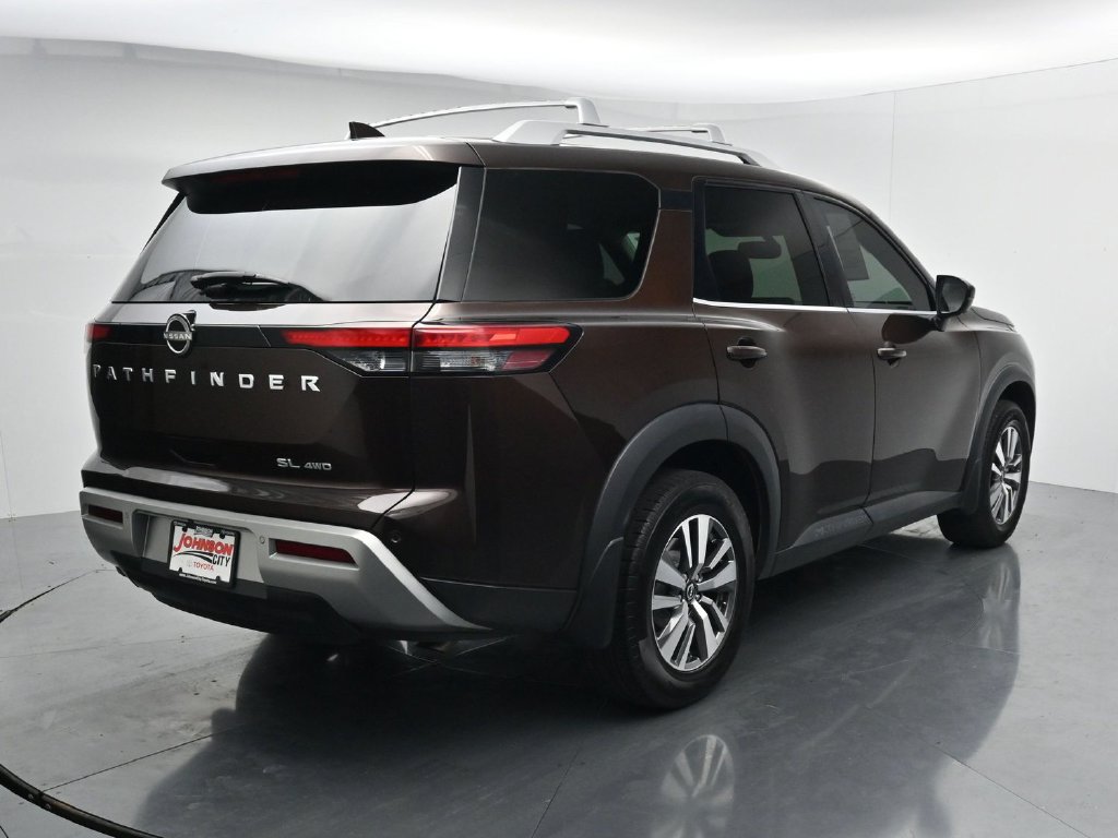 Used 2022 Nissan Pathfinder SL AWD/4WD image 7