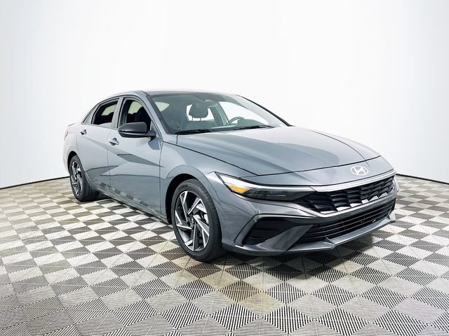 Used 2025 Hyundai Elantra Sport FWD video 1