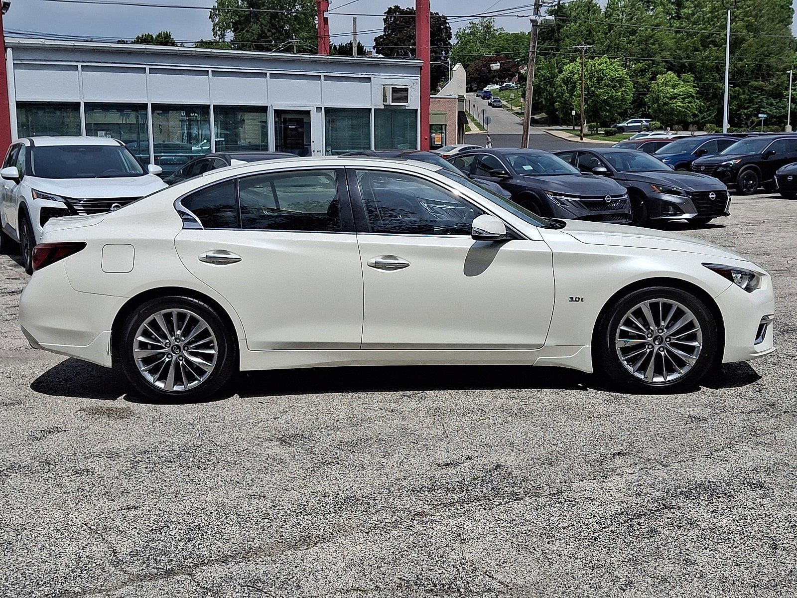 Used 2019 INFINITI Q50 Luxe w/ Essential Package (3.0T Luxe) AWD/4WD image 7