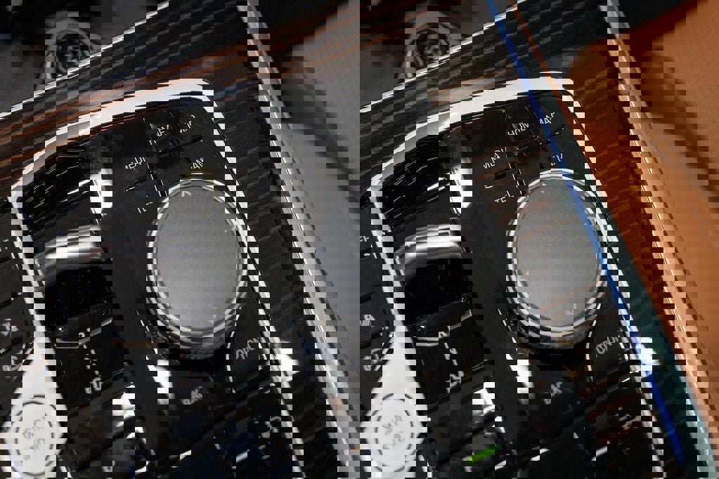 New 2026 BMW X5 xDrive50e w/ Premium Package image 24