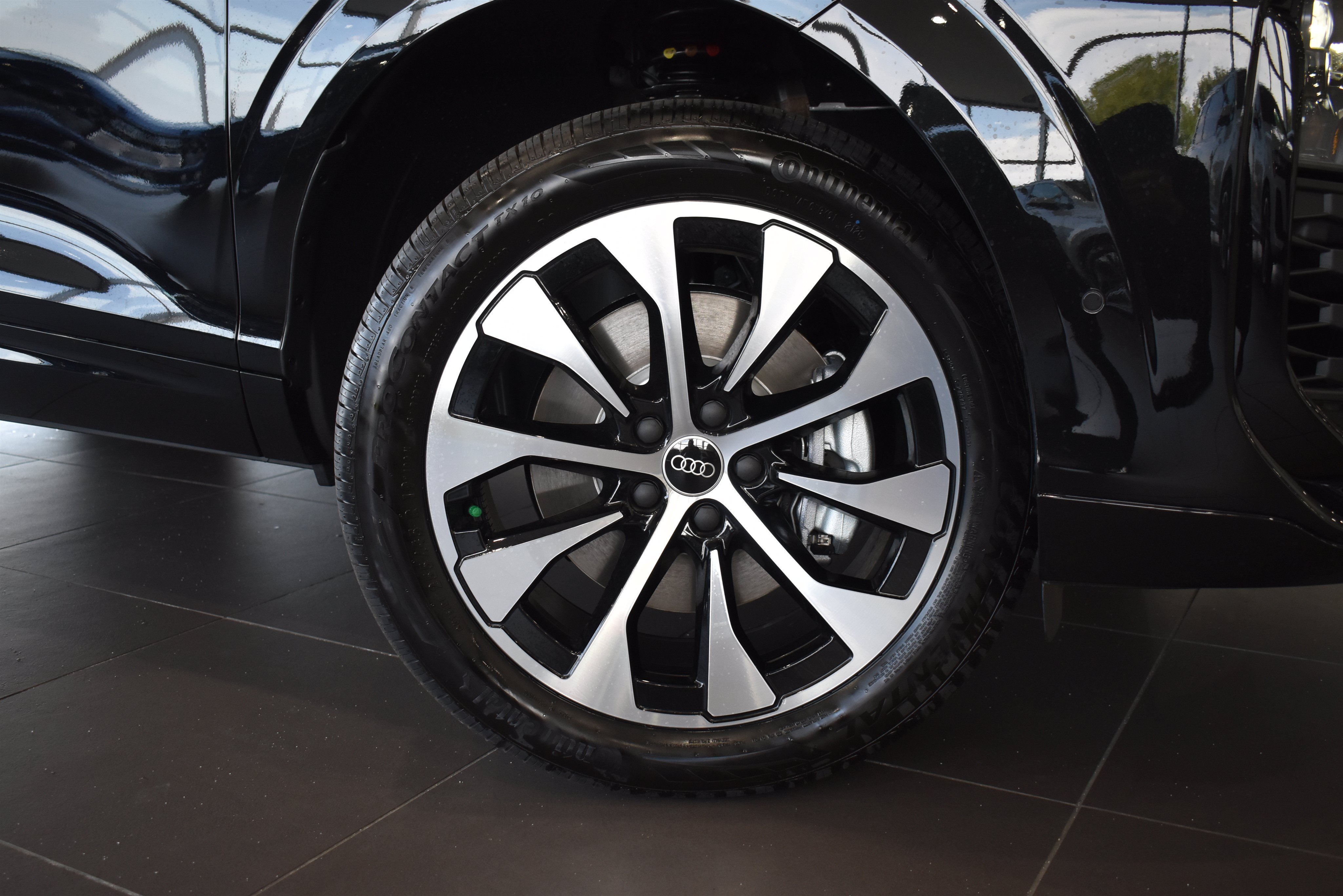 New 2026 Audi Q3 quattro 2.0T AWD/4WD image 2