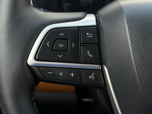 Used 2026 Toyota Highlander Platinum AWD/4WD image 27