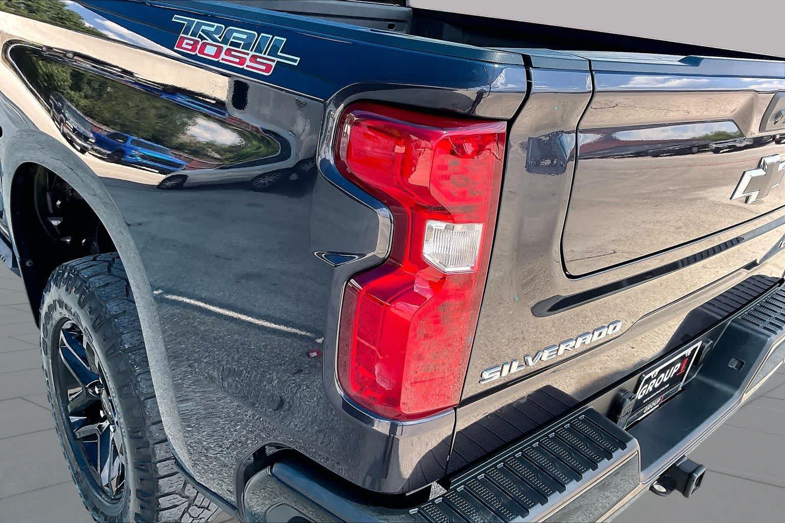 Used 2022 Chevrolet Silverado 1500 Custom Trail Boss AWD/4WD image 27