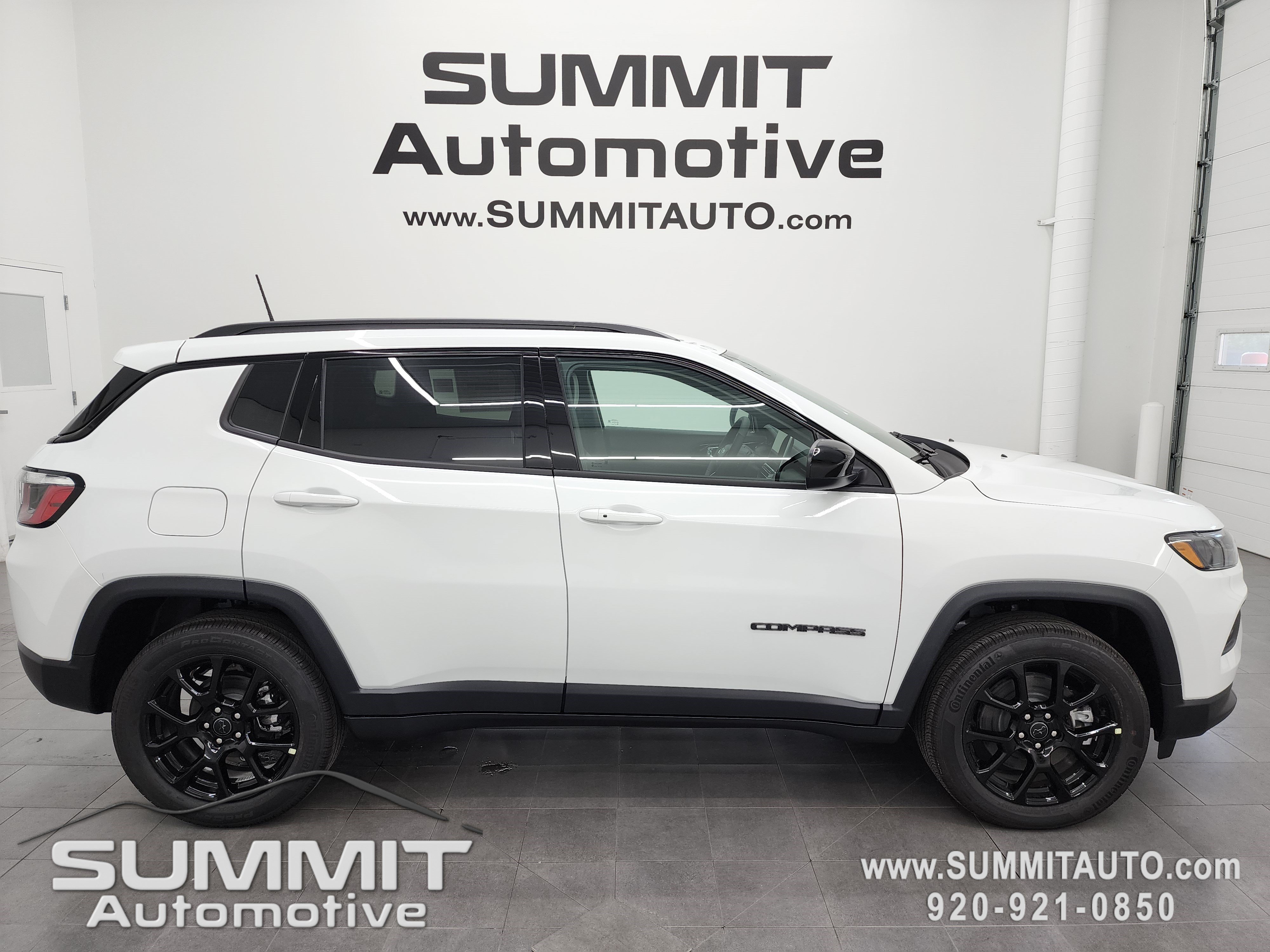 New 2026 Jeep Compass Latitude AWD/4WD image 1