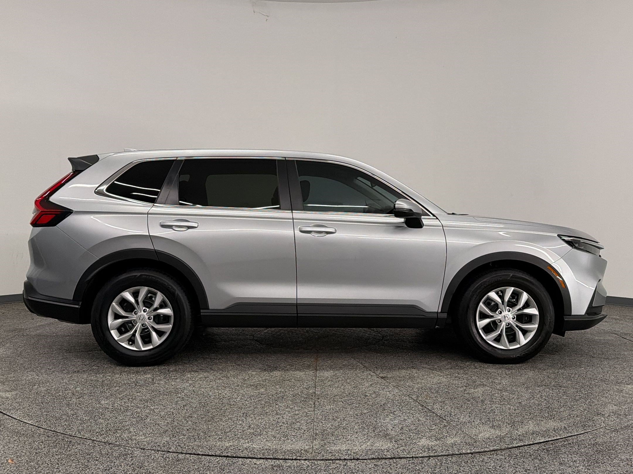 Used 2025 Honda CR-V LX image 8