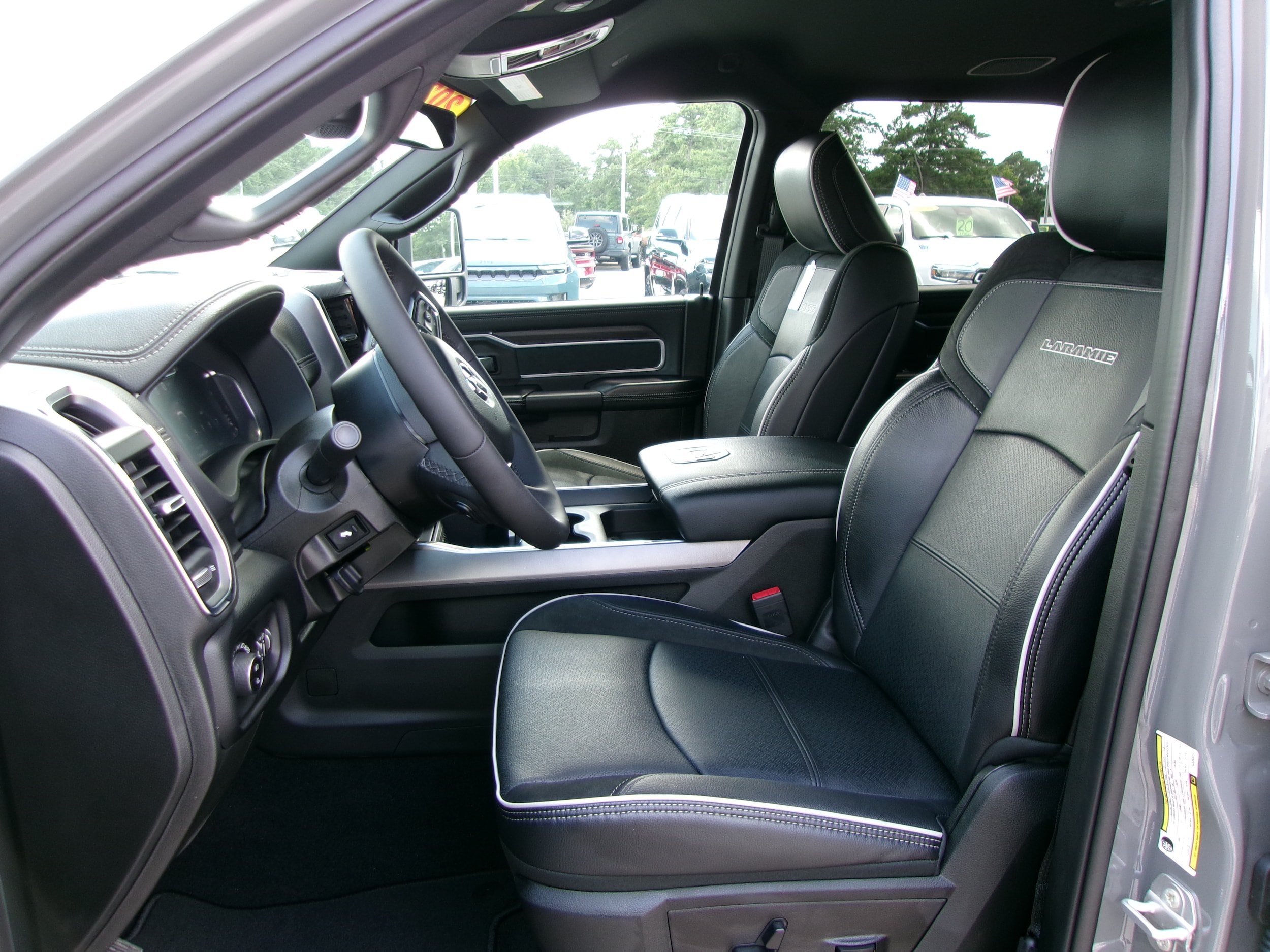 New 2026 RAM 2500 Laramie w/ Night Edition AWD/4WD image 7