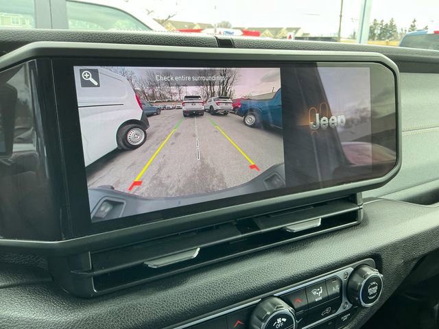 Used 2024 Jeep Gladiator Sport image 22