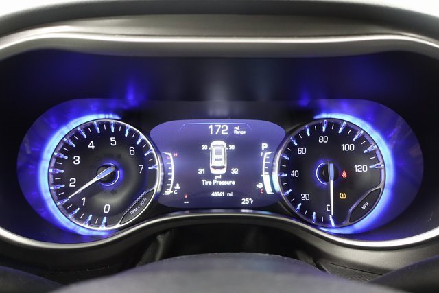 Used 2024 Chrysler Pacifica Touring-L image 20