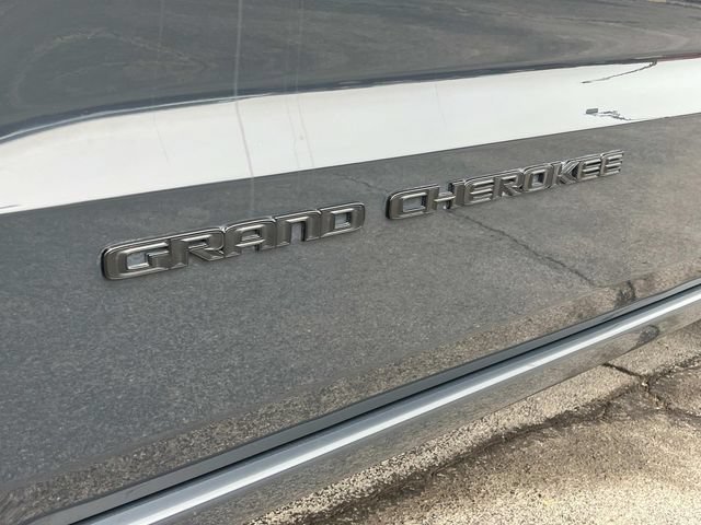 Certified 2018 Jeep Grand Cherokee Altitude RWD image 14