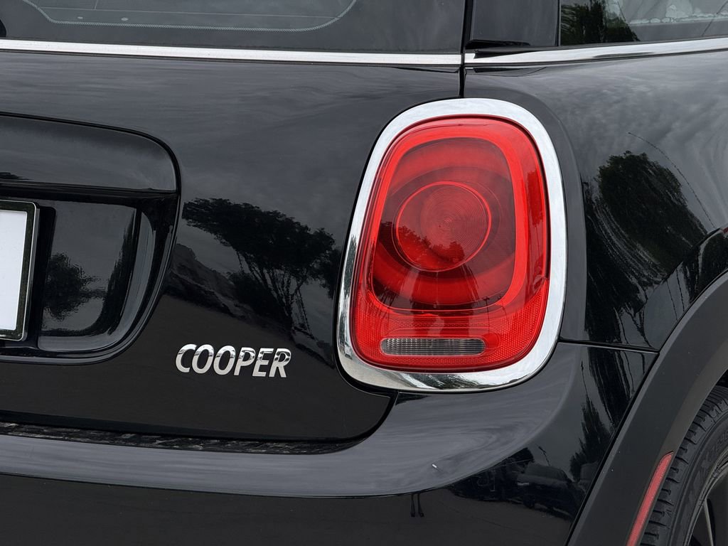 Used 2016 MINI Cooper 2-Door Hardtop FWD image 5
