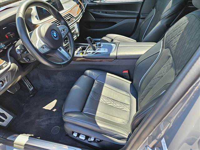 Used 2022 BMW 745e xDrive w/ M Sport Package AWD/4WD image 16