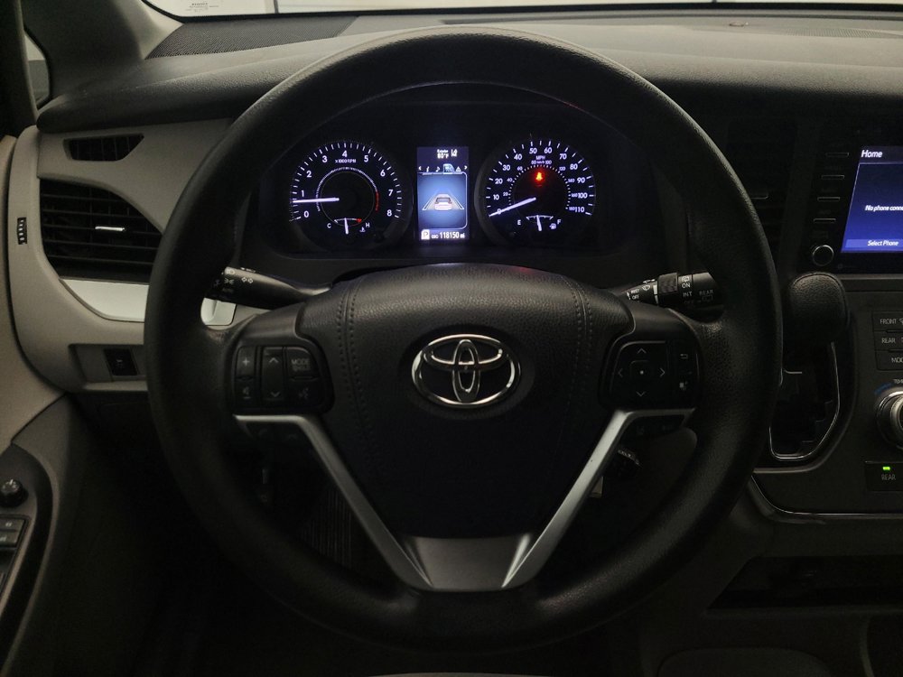 Used 2018 Toyota Sienna LE FWD image 22