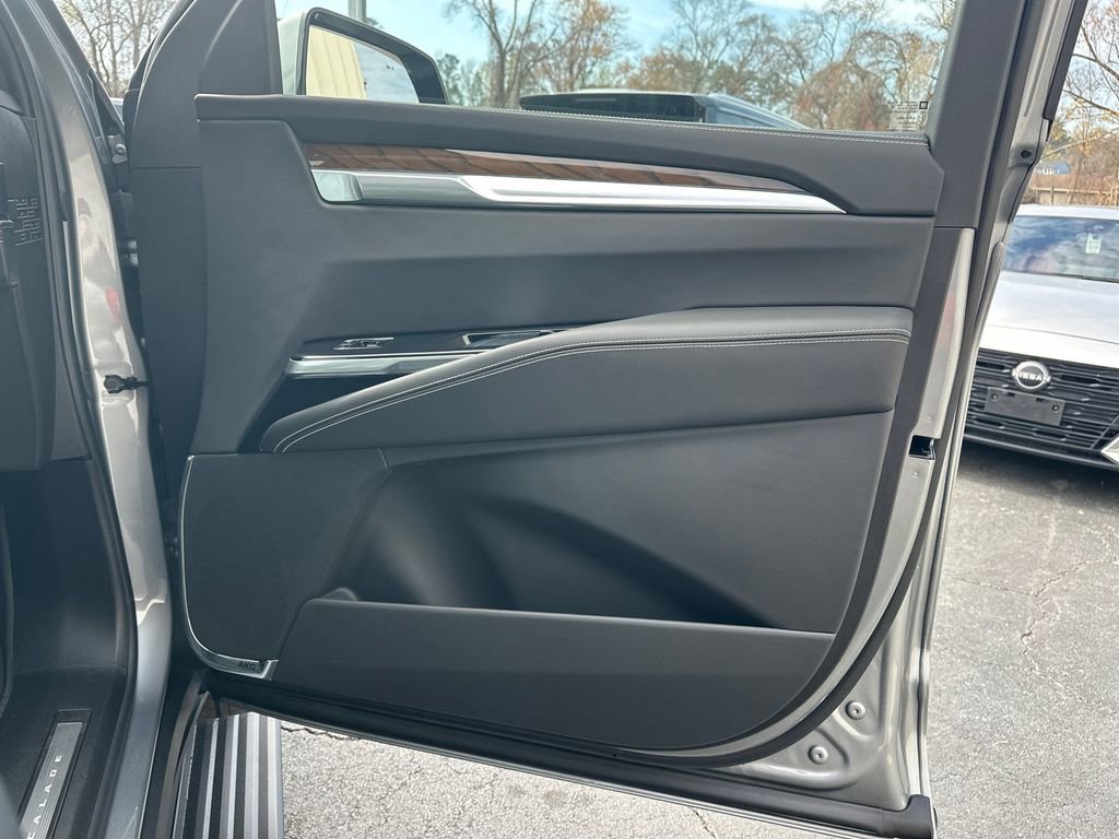 New 2026 Cadillac Escalade ESV Platinum Sport w/ LPO, ONYX Package image 14