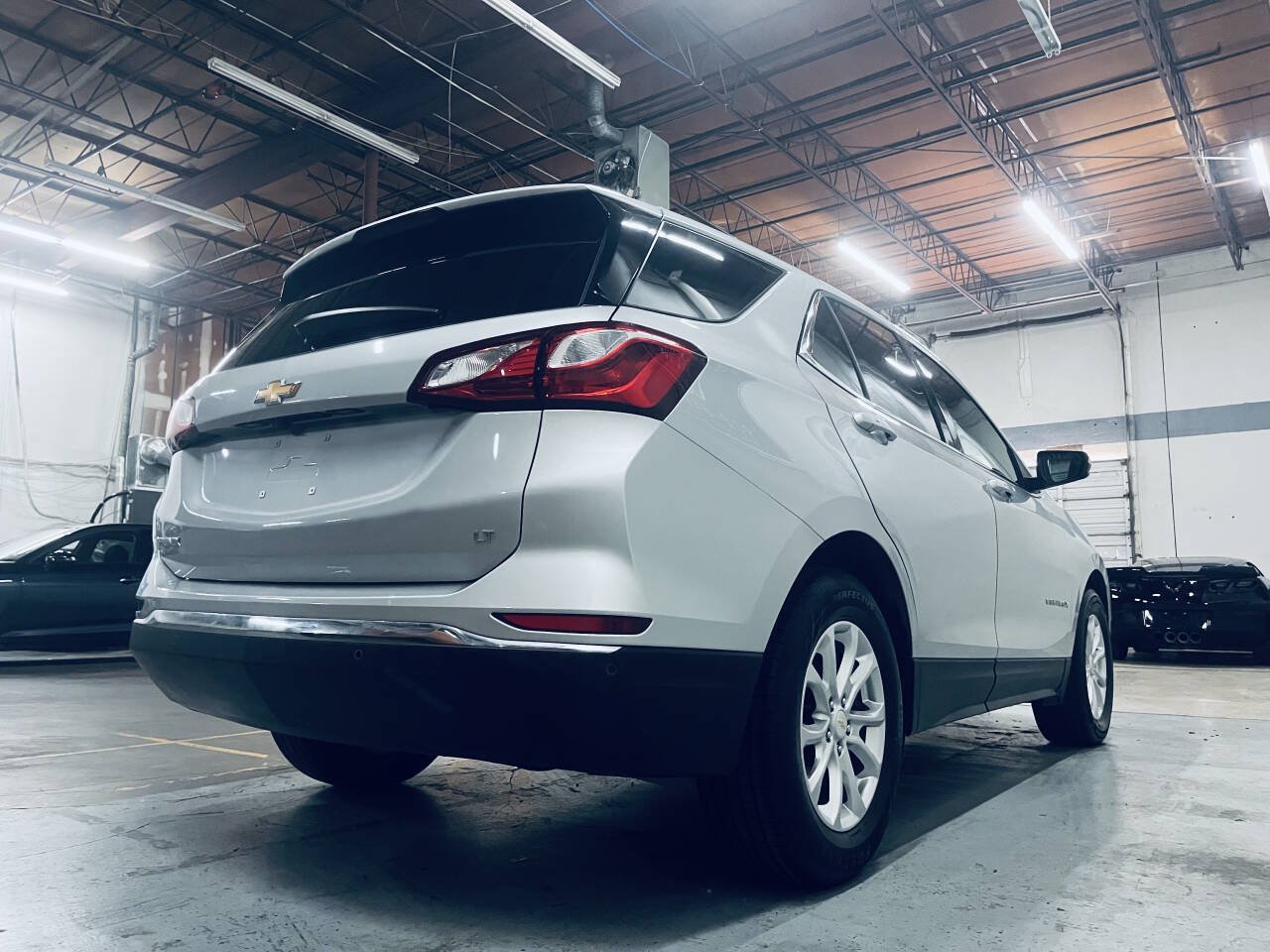 Used 2019 Chevrolet Equinox LT w/ Driver Convenience Package FWD image 8