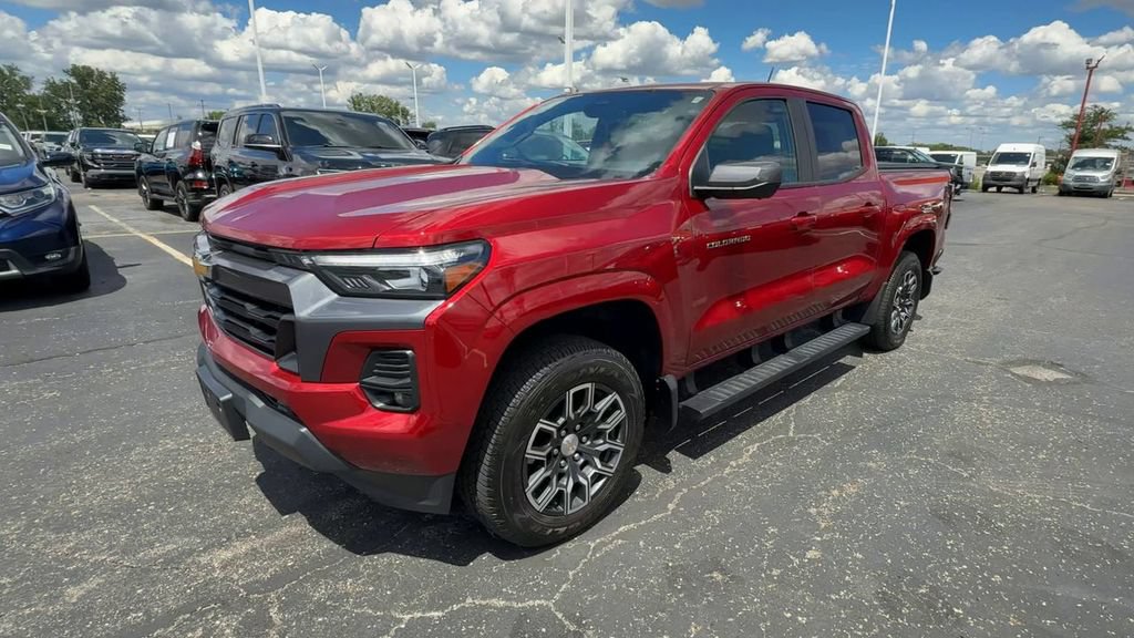 Used 2024 Chevrolet Colorado LT w/ LT Convenience Package III AWD/4WD image 4