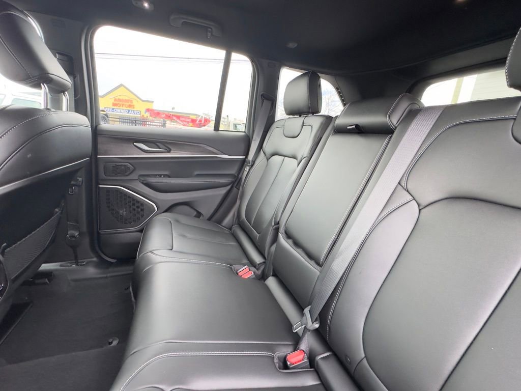 New 2026 Jeep Grand Cherokee Limited w/ Limited Altitude Package image 16