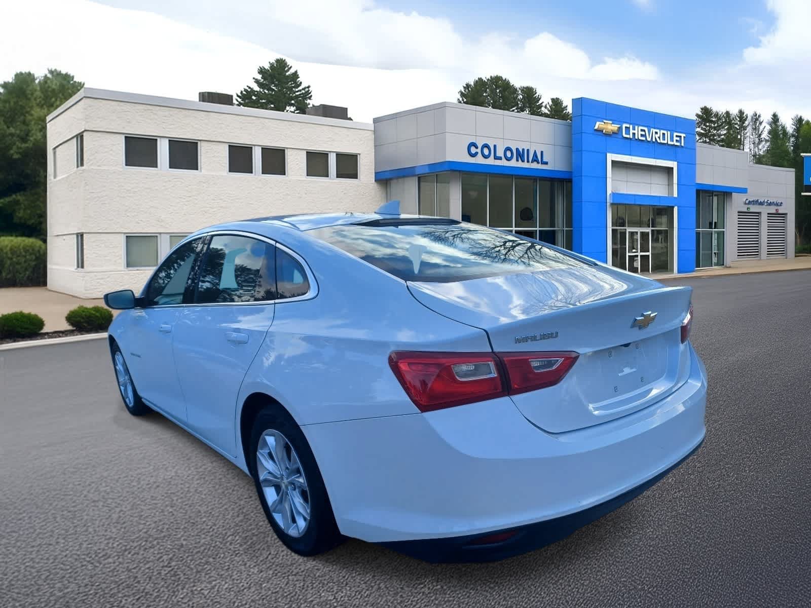 Used 2023 Chevrolet Malibu LT FWD image 4