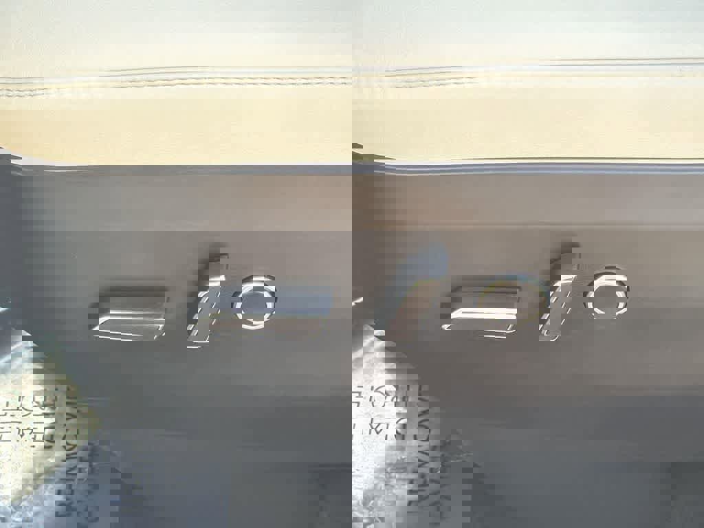 Used 2022 Tesla Model X image 23