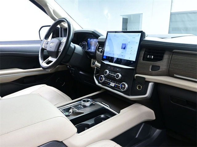 Used 2024 Ford Expedition Limited image 31