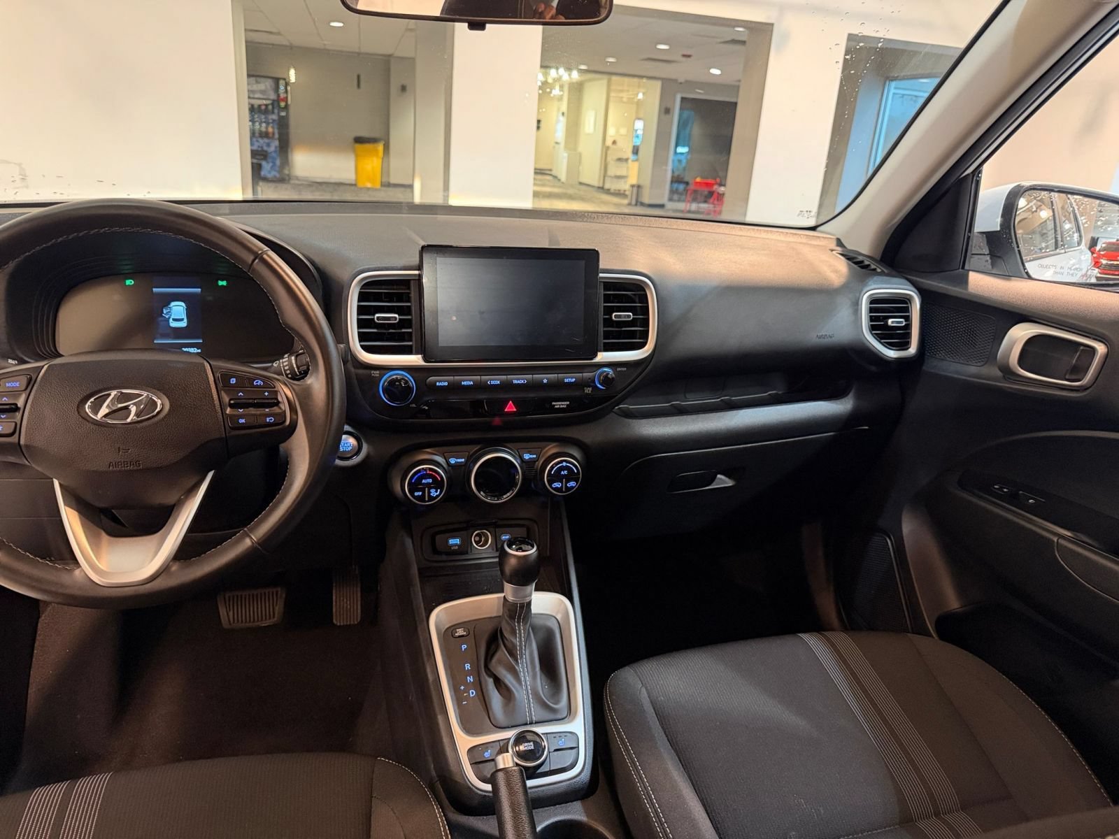 Used 2026 Hyundai Venue SEL FWD image 29