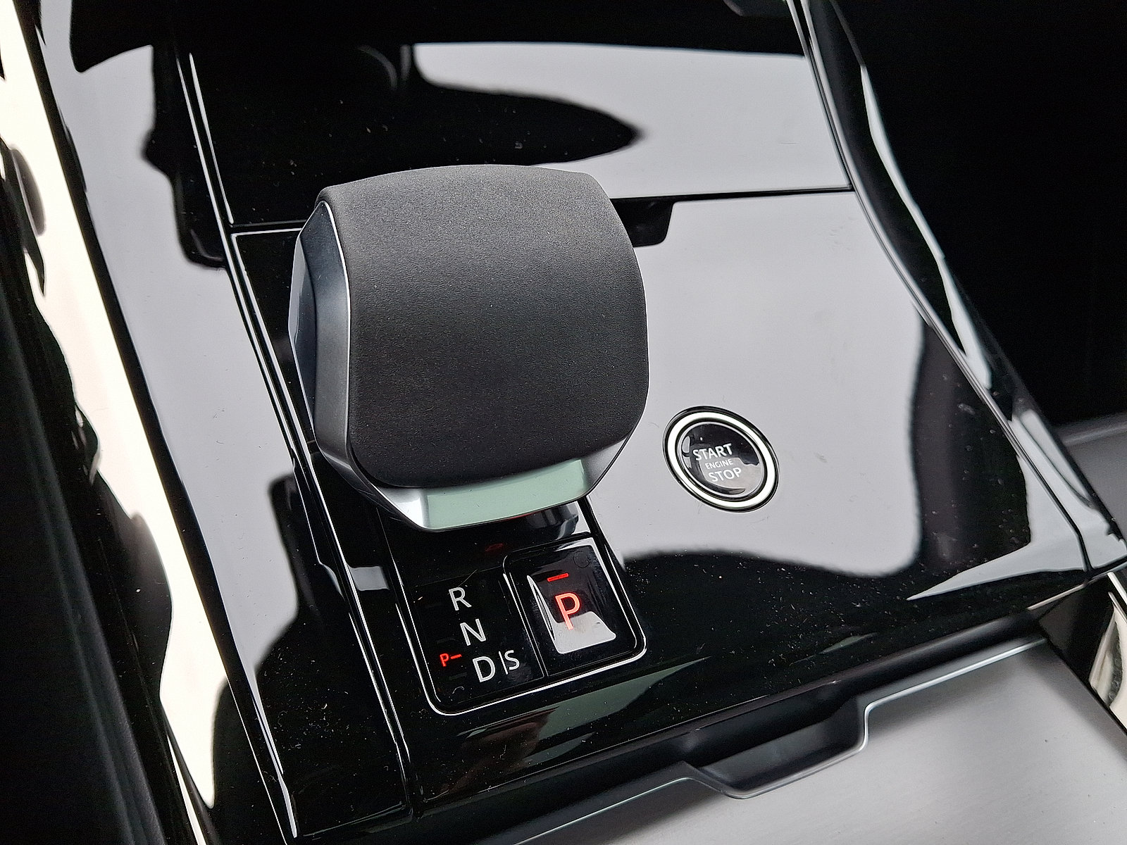 Certified 2025 Land Rover Range Rover Sport Dynamic SE image 10