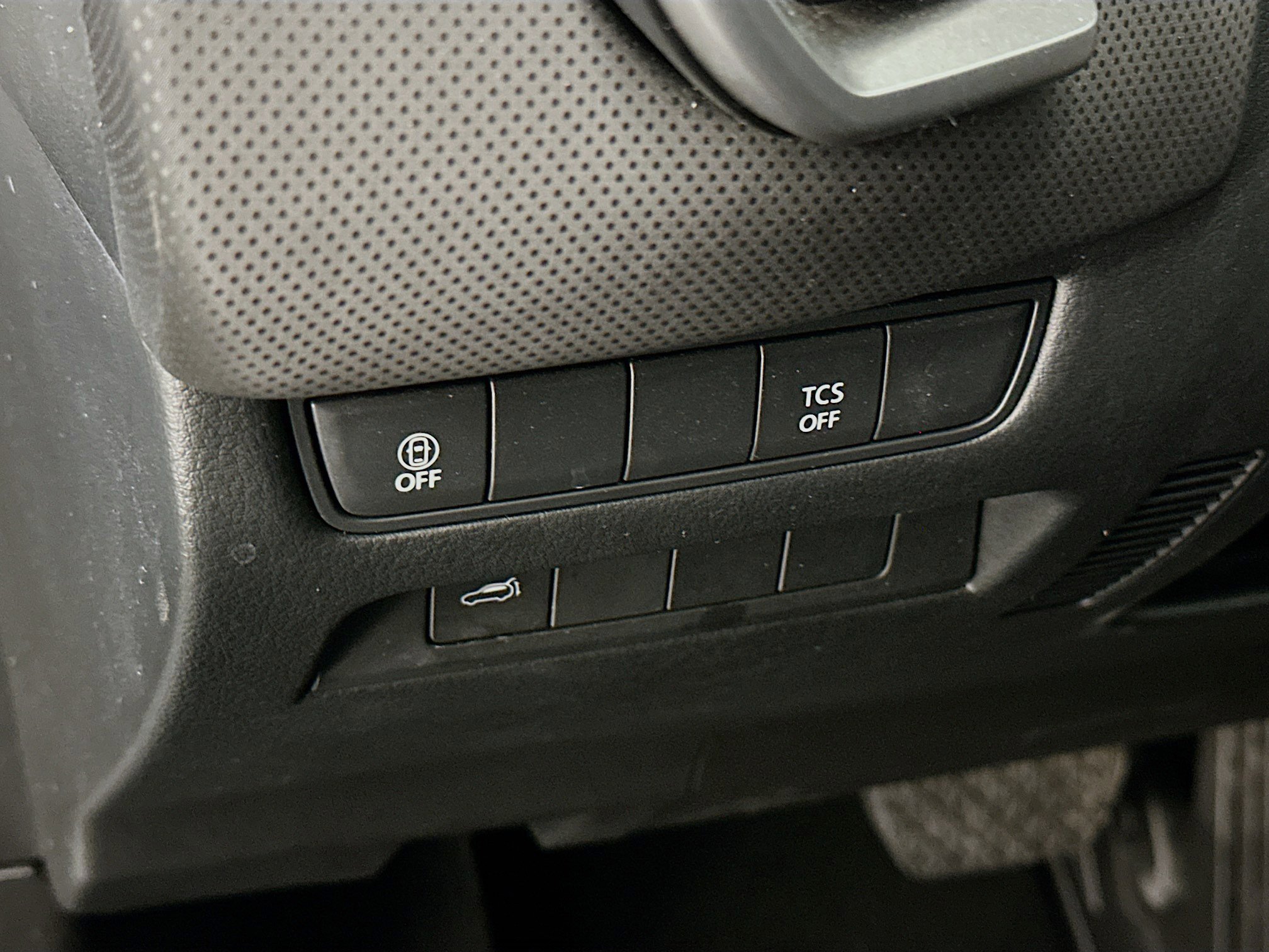 Used 2025 MAZDA CX-50 AWD 2.5 S w/ Premium Package image 17