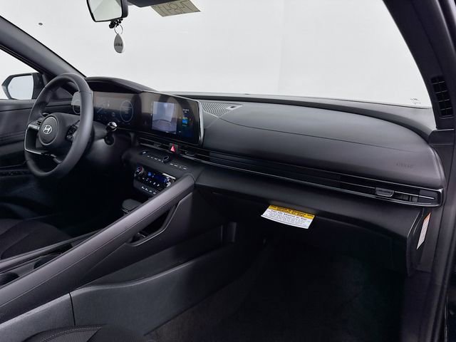 New 2025 Hyundai Elantra SEL image 41