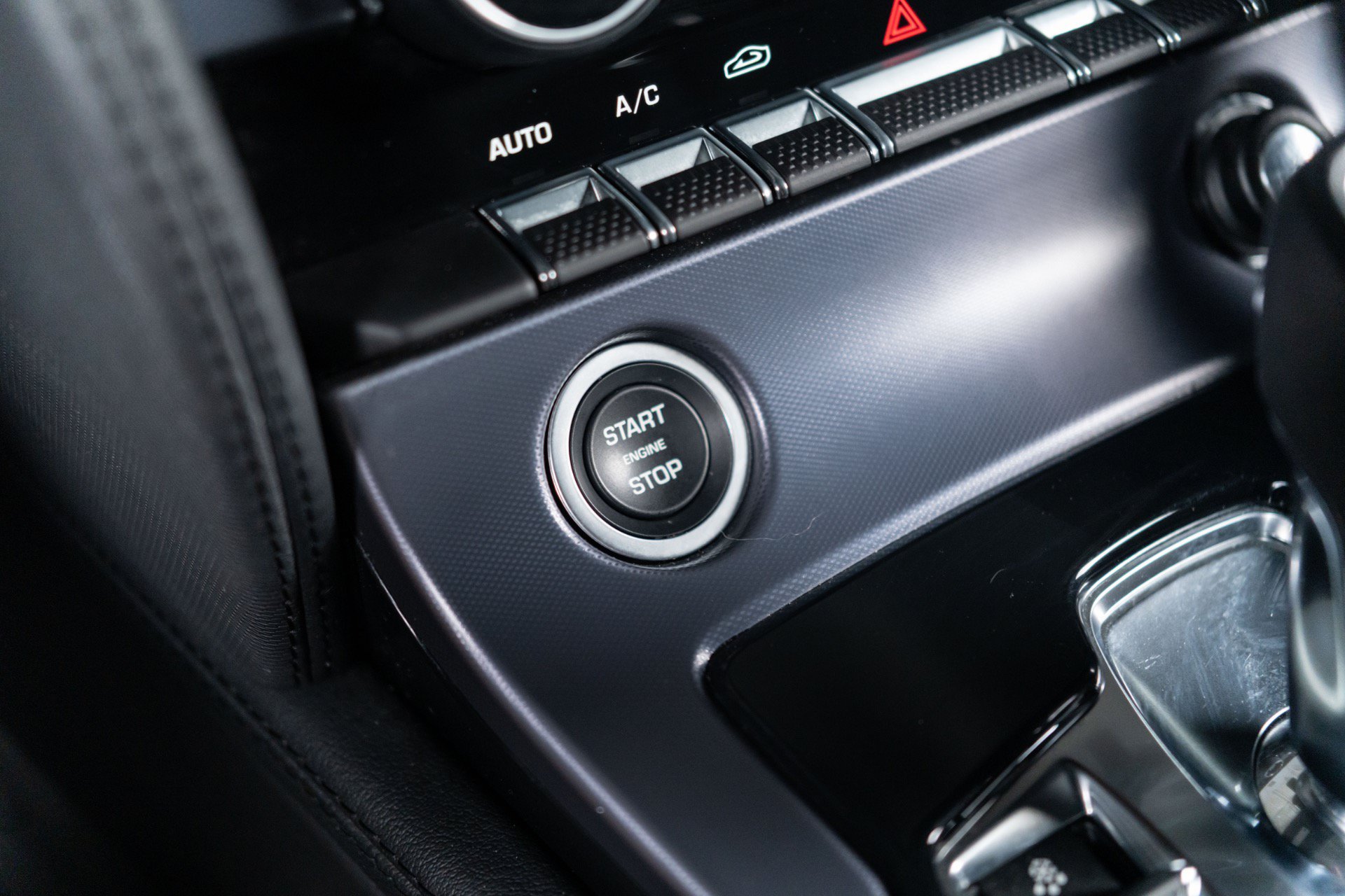 Used 2018 Jaguar F-TYPE Coupe RWD image 61