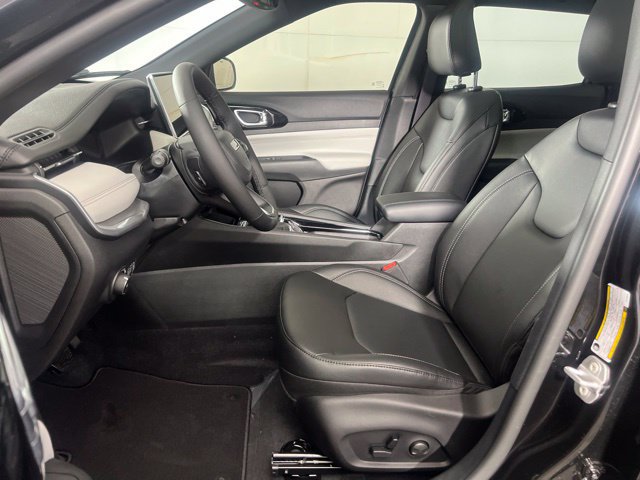New 2026 Jeep Compass Limited w/ Sun, Sound & Navigation Group AWD/4WD image 9