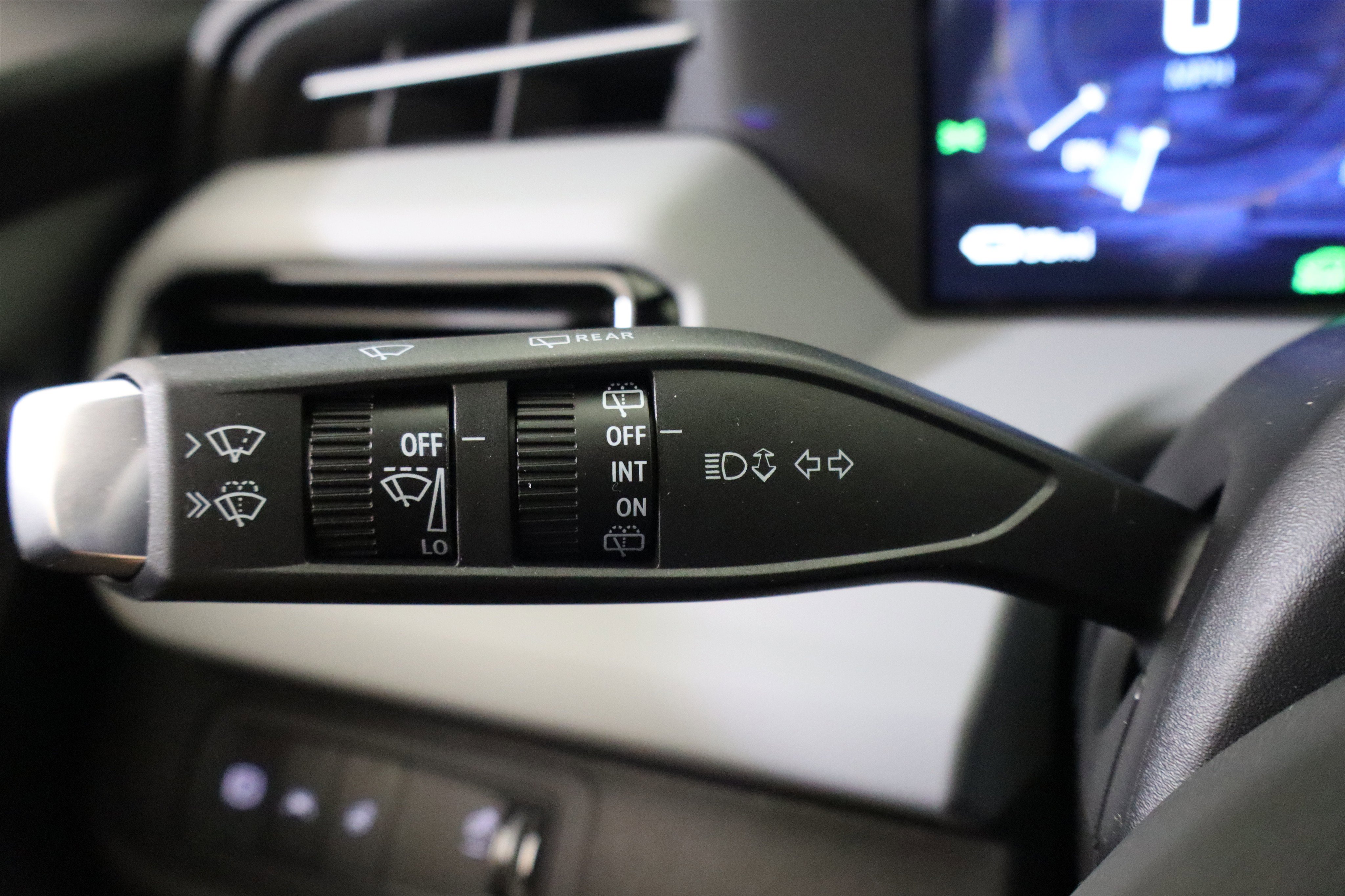 New 2027 Chevrolet Bolt LT w/ Comfort Package image 31