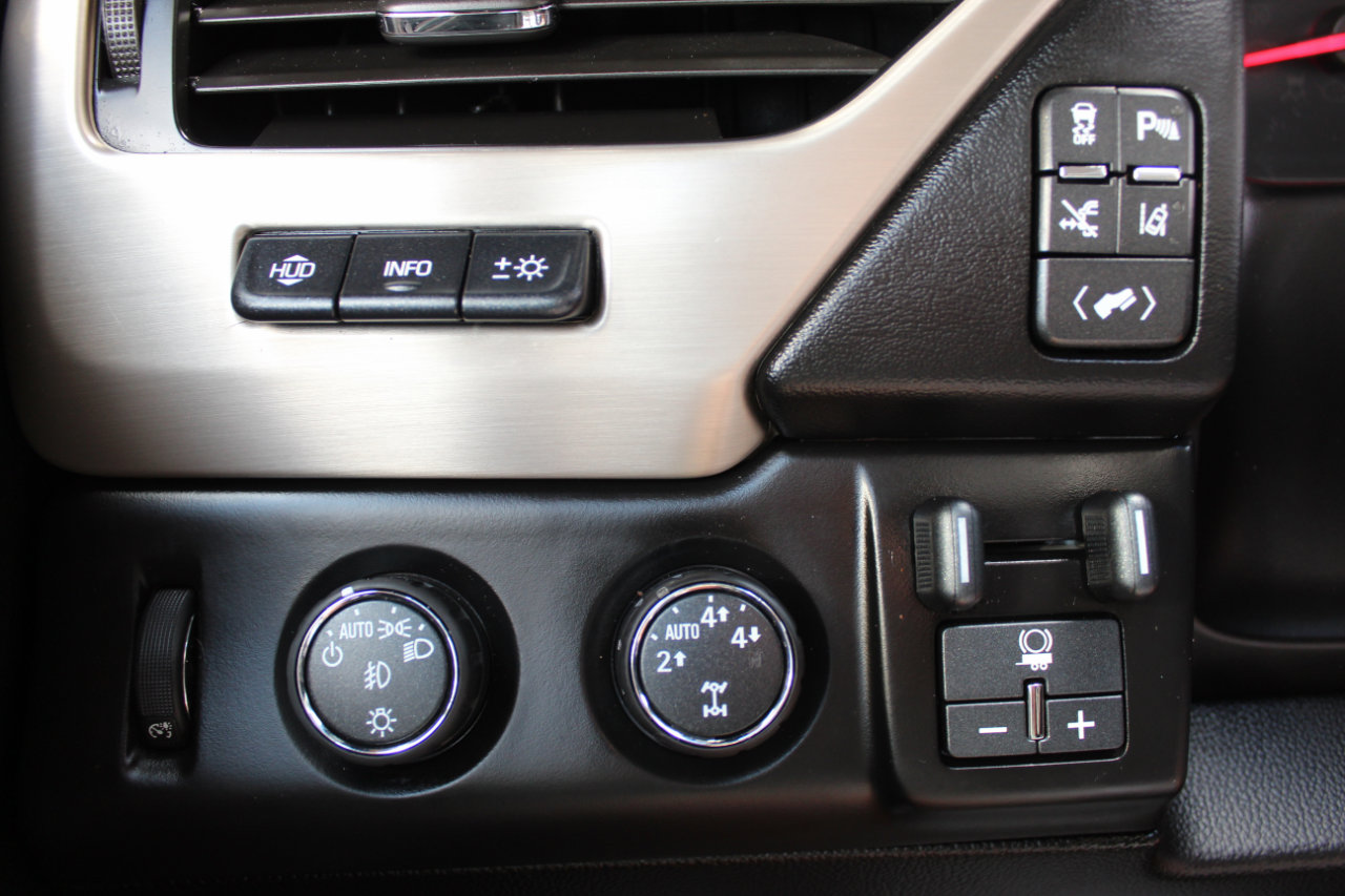 Used 2015 GMC Yukon XL Denali w/ Touring Package image 29