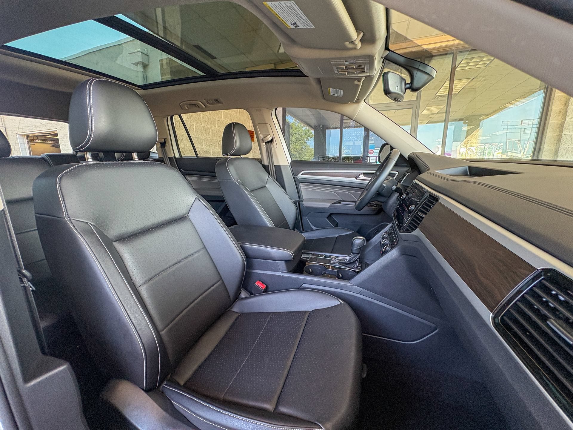 Used 2023 Volkswagen Atlas SE w/ Panoramic Sunroof Package FWD image 26