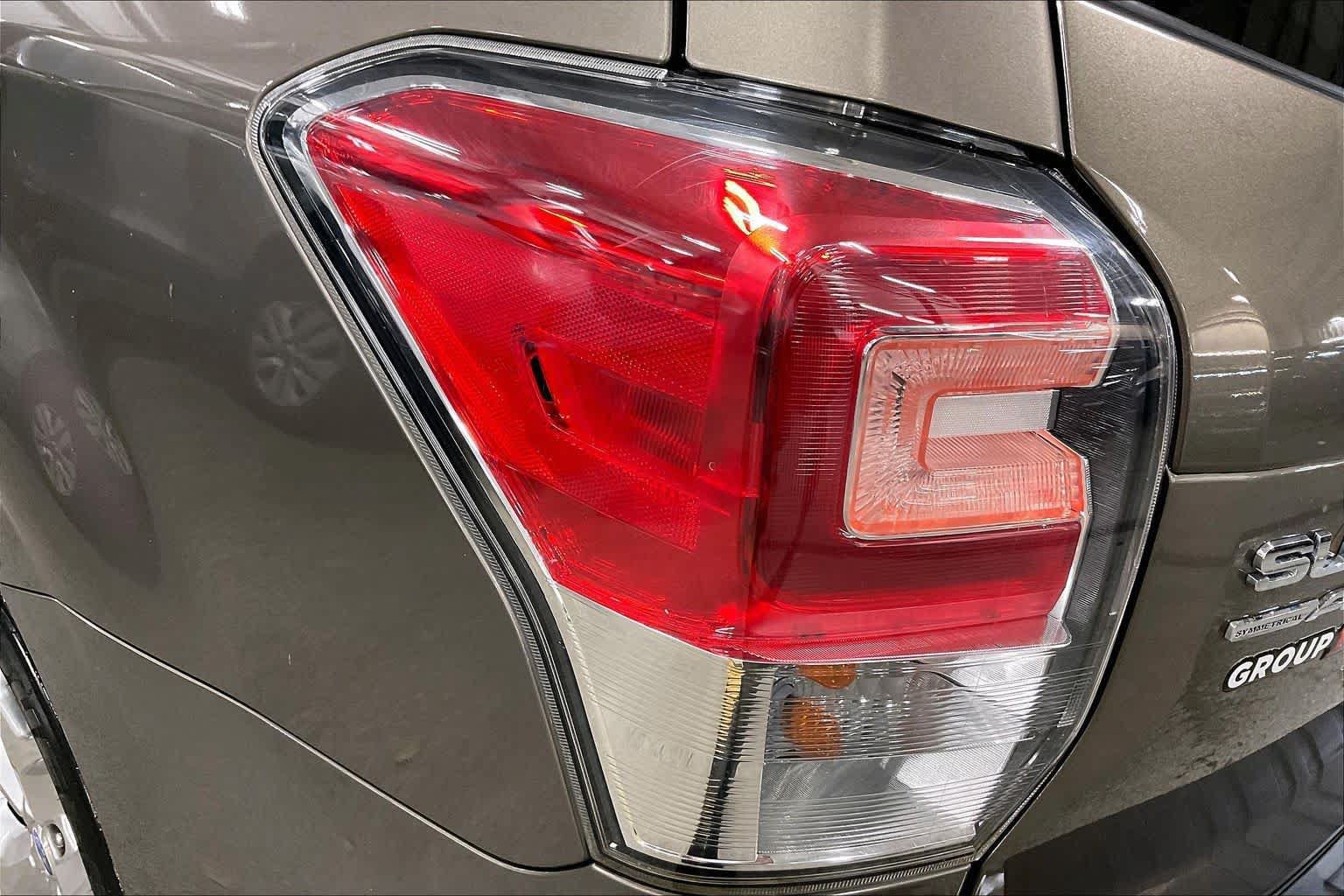 Used 2017 Subaru Forester 2.5i Touring AWD/4WD image 28