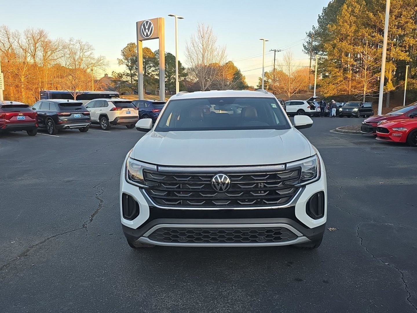Used 2024 Volkswagen Atlas Cross Sport SE video 2