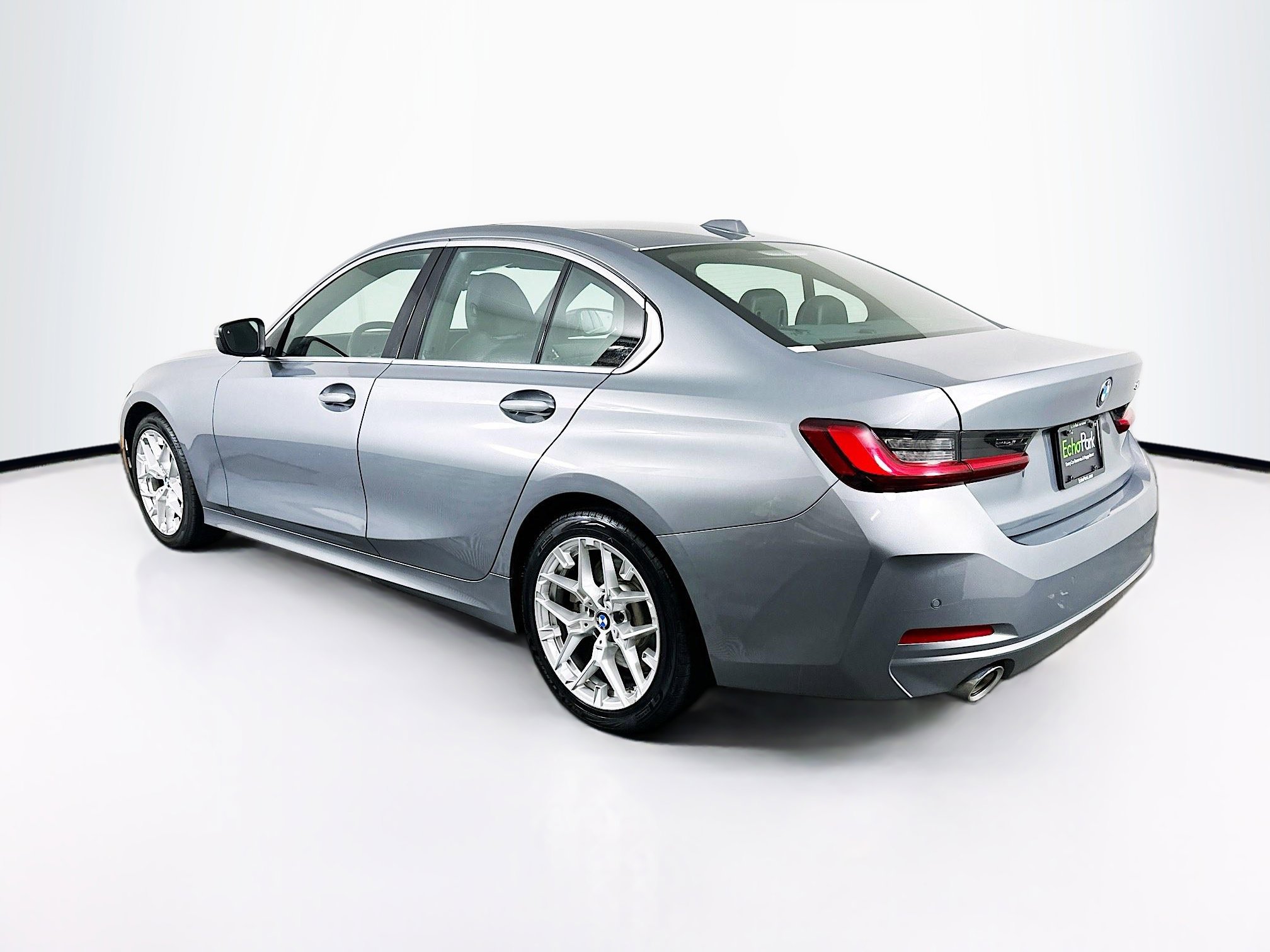 Used 2025 BMW 330i Sedan image 5