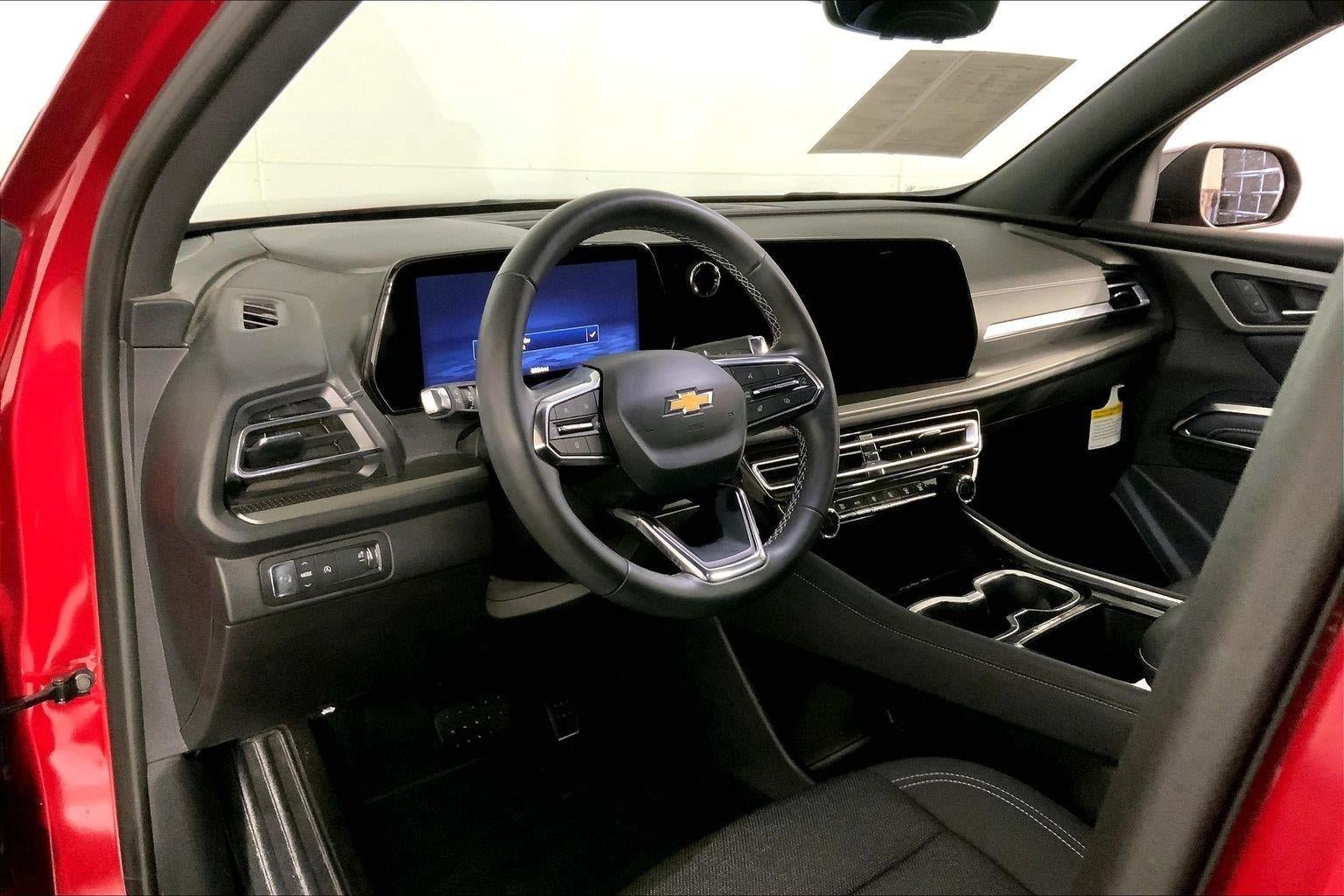Used 2026 Chevrolet Traverse LT w/ Driver Confidence Package FWD image 14