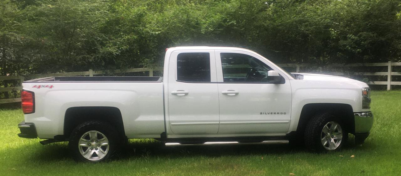 Used 2017 Chevrolet Silverado 1500 LT w/ All Star Edition AWD/4WD image 6