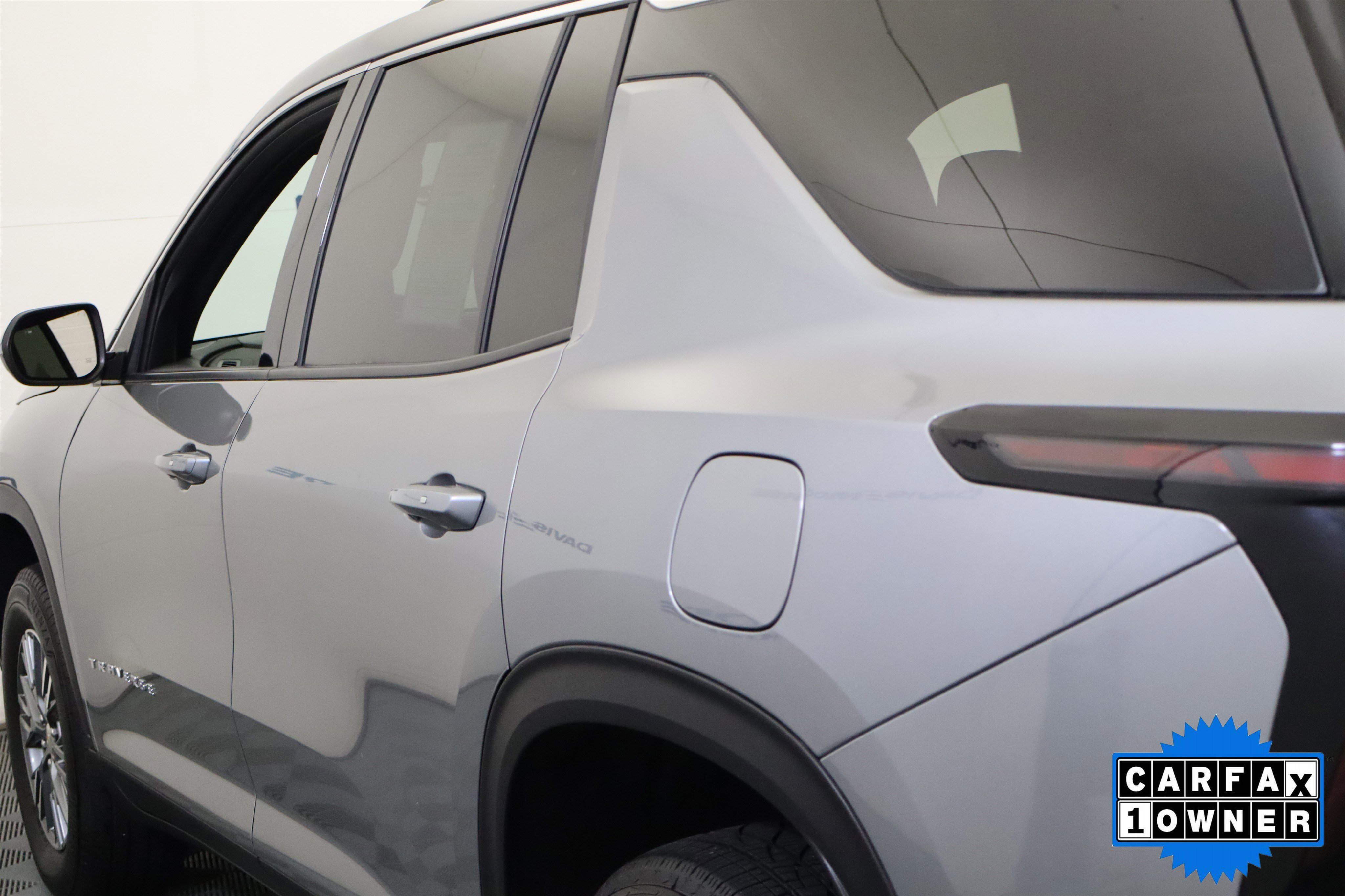 Used 2025 Chevrolet Traverse LT image 10