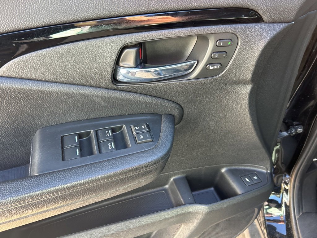 Used 2021 Honda Pilot Touring image 10