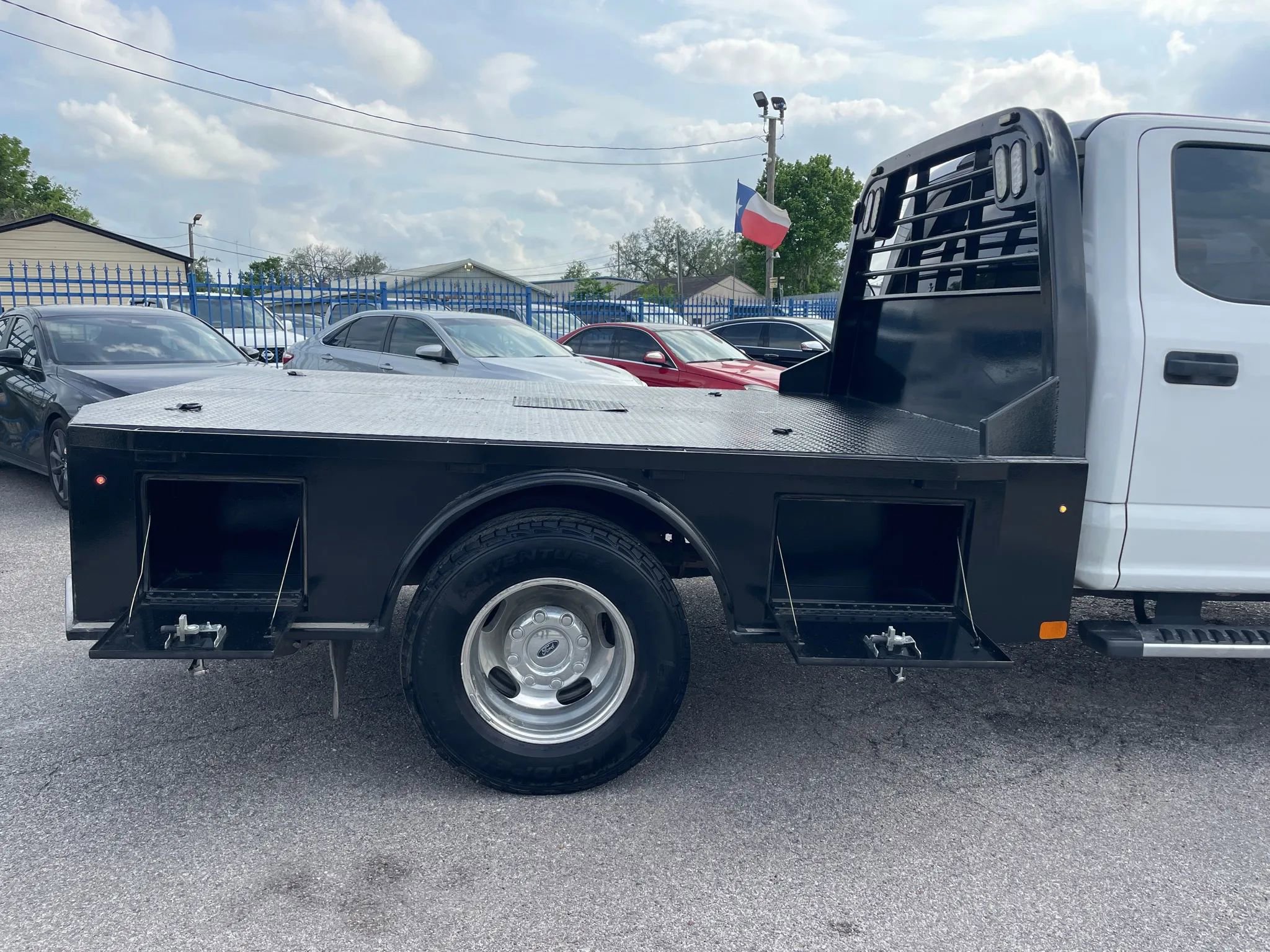 Used 2019 Ford F350 XL w/ Power Equipment Group image 10