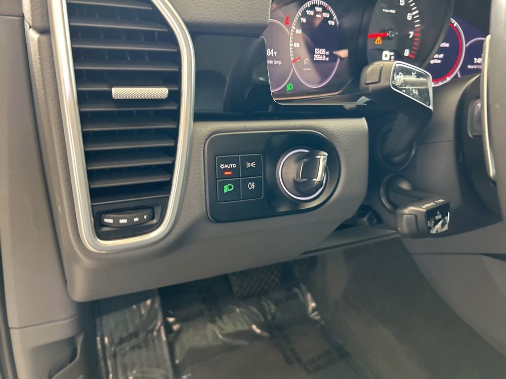 Used 2022 Porsche Cayenne Coupe image 40