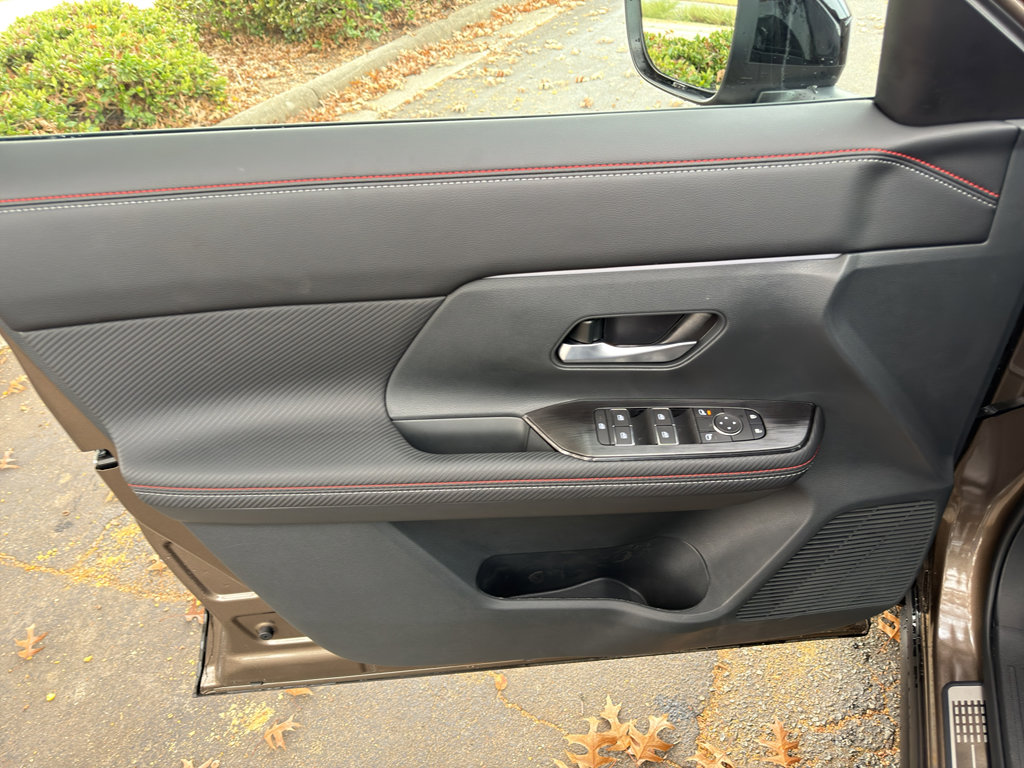 New 2026 Nissan Kicks SR w/ SR Premium Package image 17