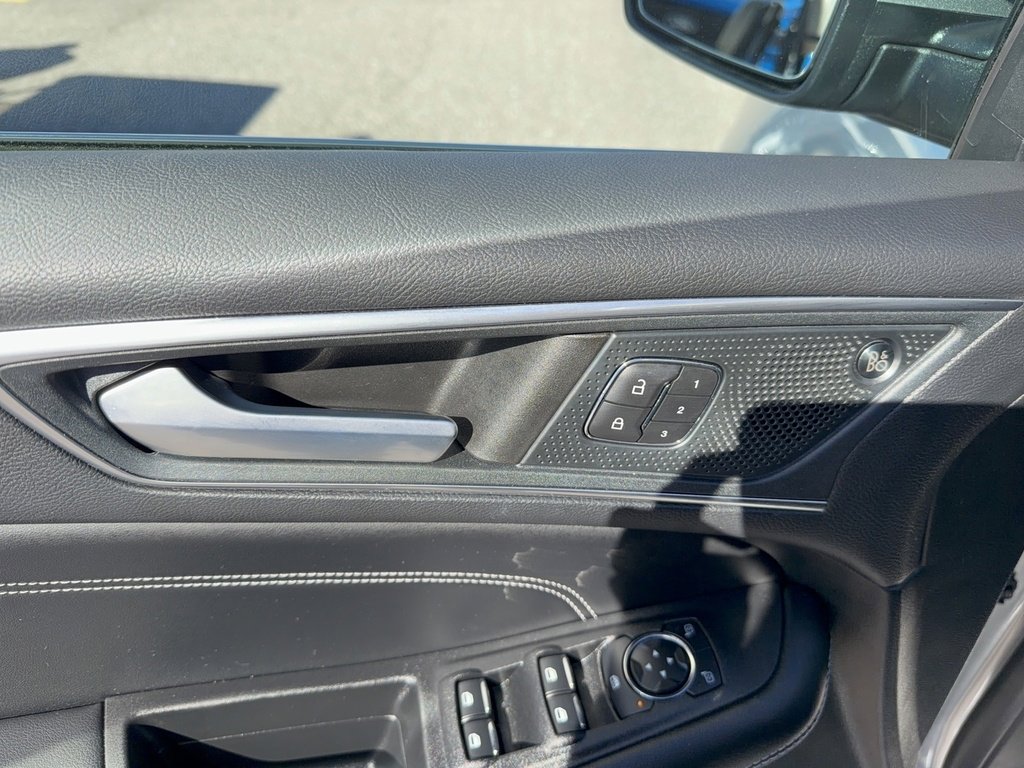 Certified 2024 Ford Edge Titanium w/ Equipment Group 301A image 9